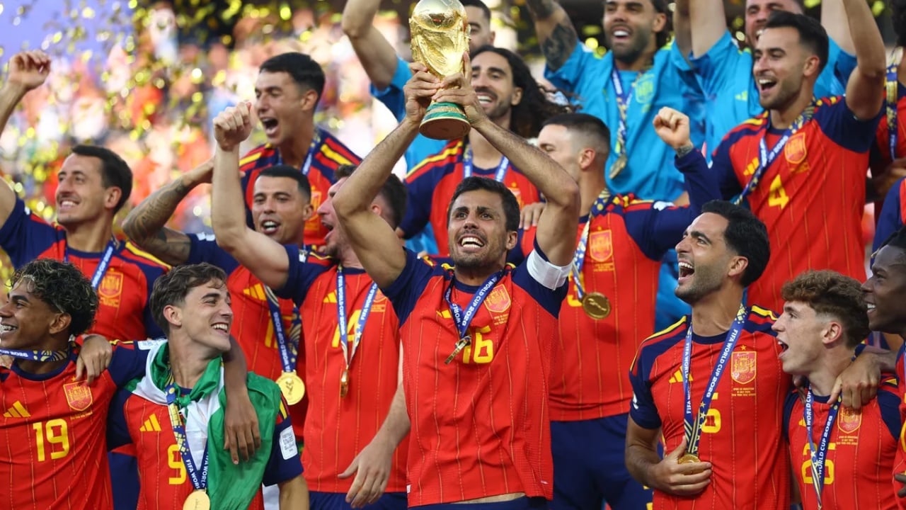 spanja-kampione-e-botes-per-here-te-dyte-bie-mbreterimi-i-messit