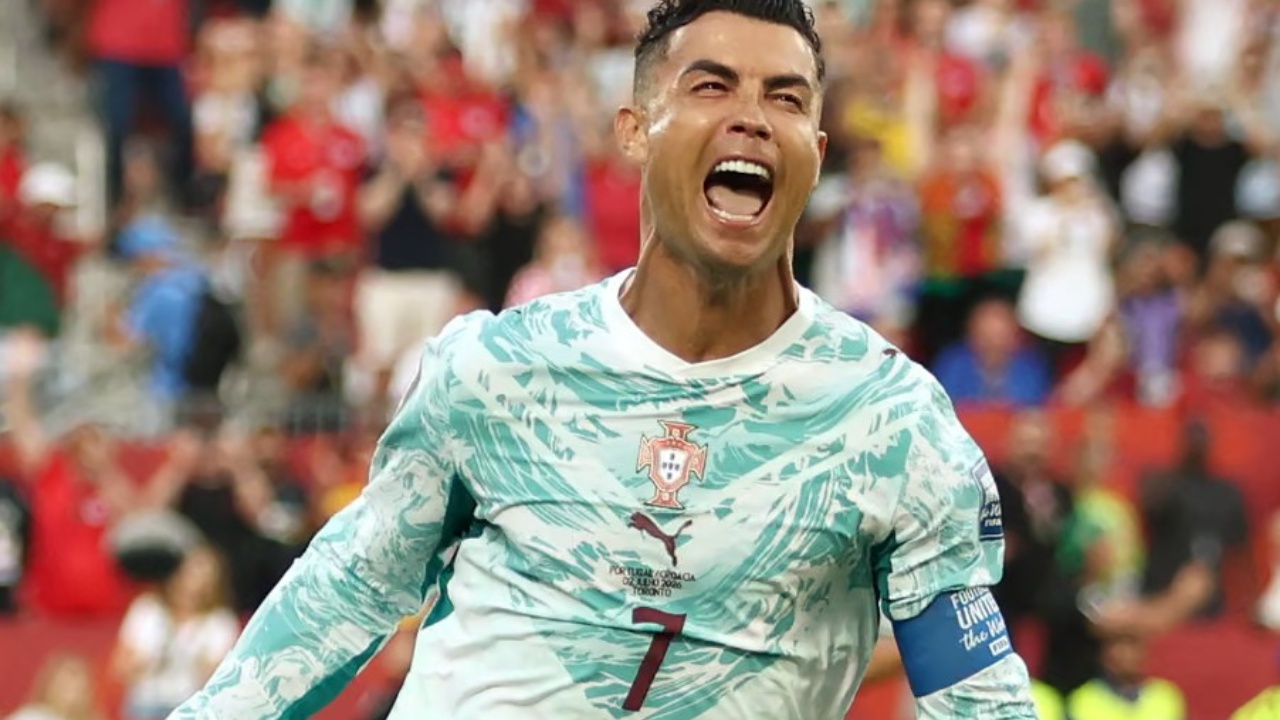 nuk-terhiqem-cristiano-ronaldo-pergenjeshtron-motren-e-tij-per-te-ardhmen-vendos-pas-boterorit