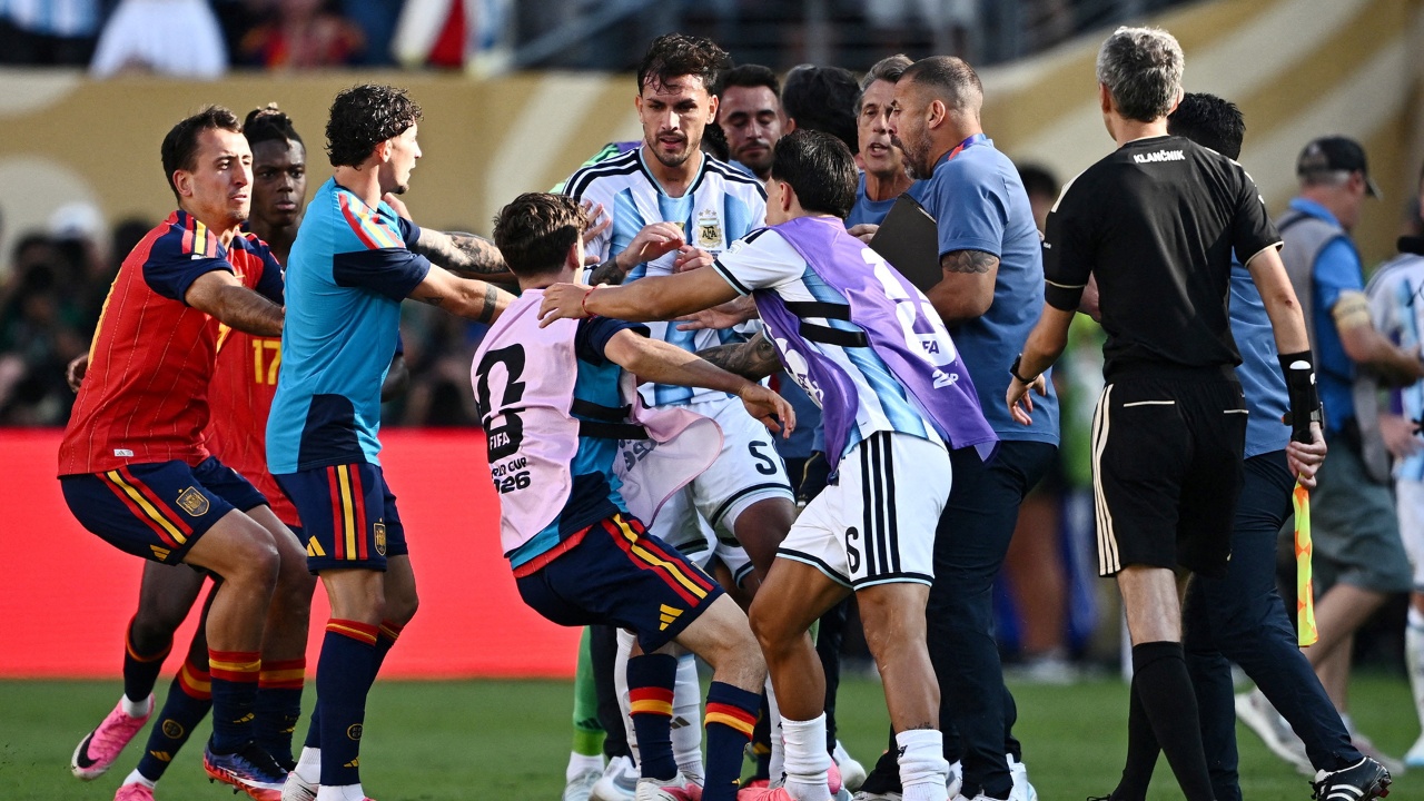 paredes-perfshihet-ne-perplasje-me-lojtaret-e-spanjes