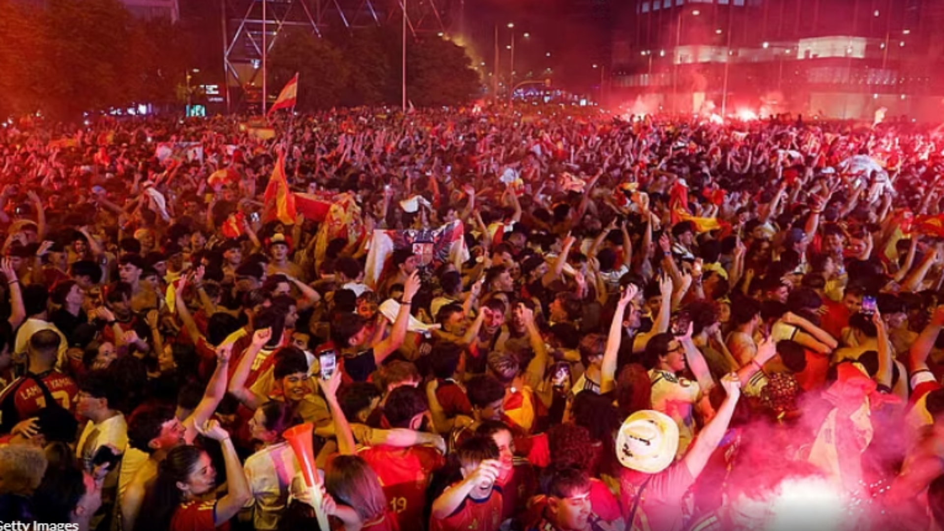 Spanjë  festa kthehet në tragjedi  adoleshenti humb jetën pas shembjes së shatërvanit