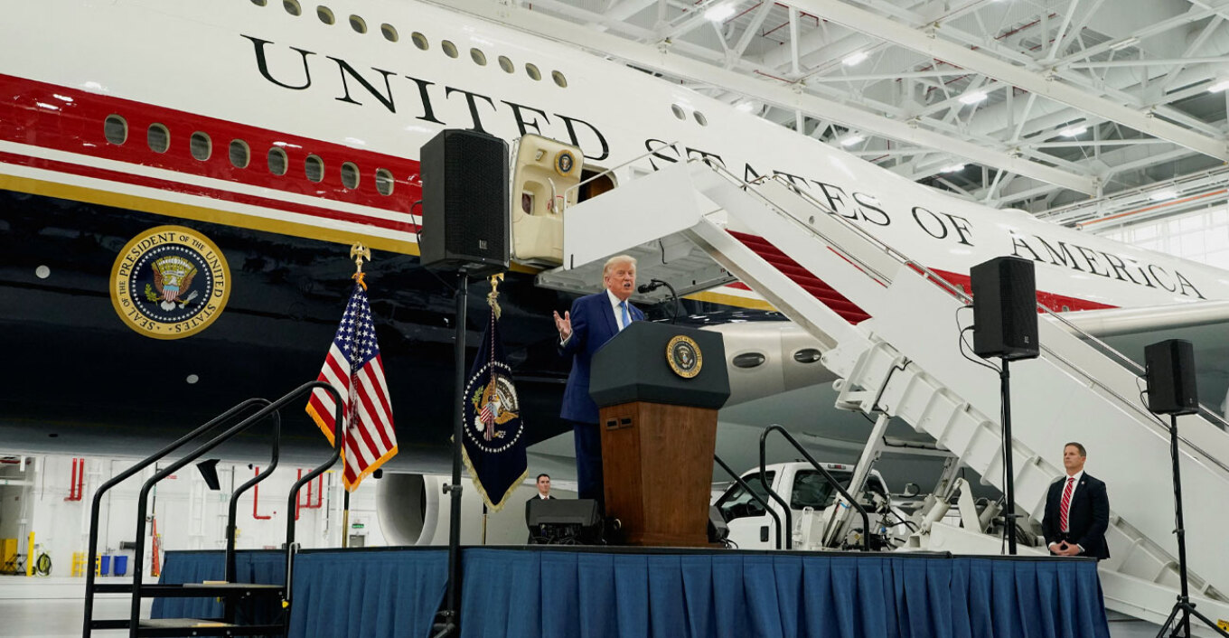trump-kryen-udhetimin-e-pare-me-avionin-e-ri-air-force-one-publikohen-pamjet-brenda-gjigantit-fluturues