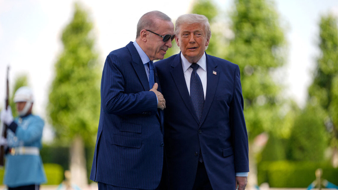 trump-surprizon-ne-samitin-e-nato-s-erdogan-eshte-miku-im-do-t-i-heqim-sanksionet-ndaj-turqise-sinjale-pozitive-per-f-35