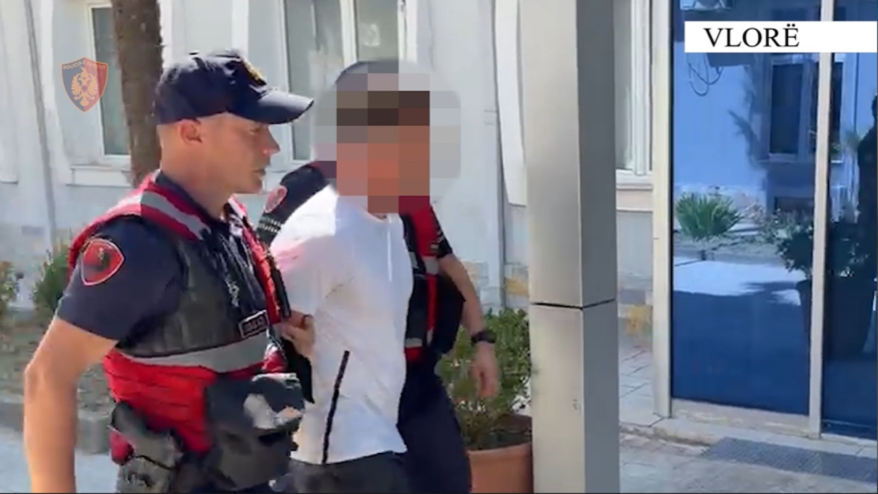 thyen-arrestin-ne-shtepi-dhe-shkuan-ne-vlore-per-vjedhje-prangosen-dy-autoret-e-dyshuar