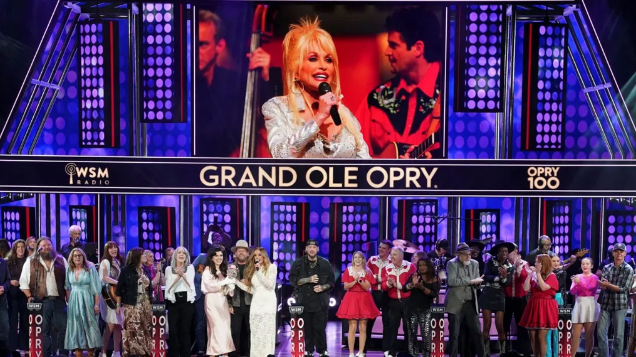 Dolly Parton varroset pranë bashkëshortit të ndjerë  familja i jep lamtumirën në një ceremoni private