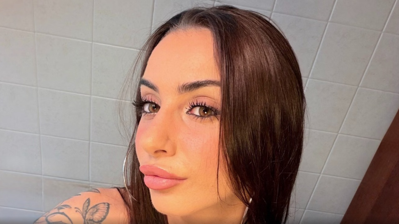  Më lironi  duhet të promovoj këngën në Instagram   Dhunoi gjyshen e saj  artistja i bën kërkesën e pazakontë gjyqtares