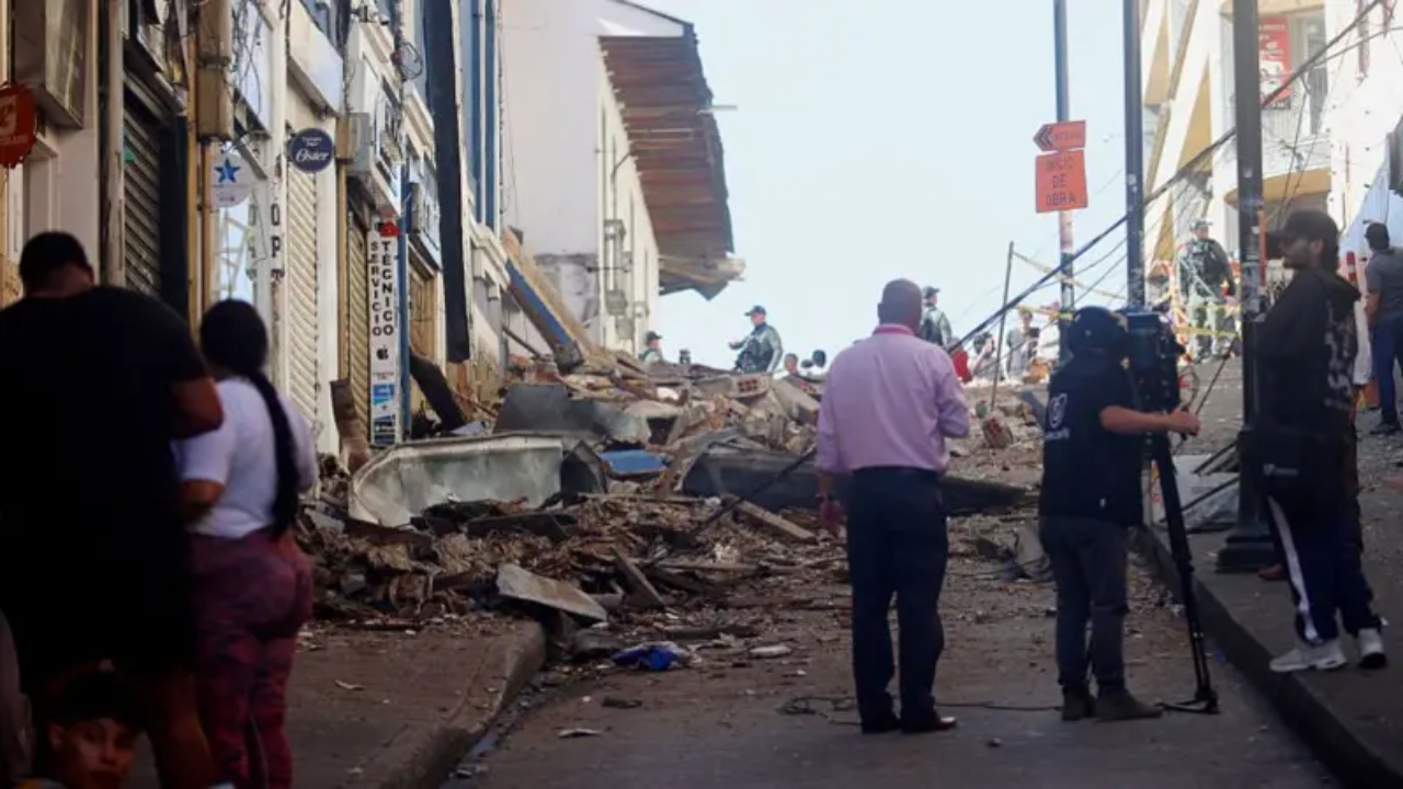 FOTO/ Tërmeti i fuqishëm në Kolumbi, katedrale dhe ndërtesa të shkatërruara. Të paktën 18 të vdekur, njerëz të tjerë të bllokuar nën rrënoja
