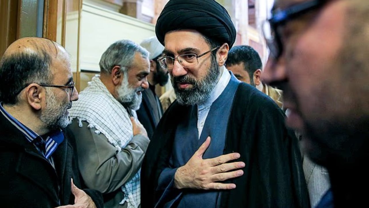 Ku ndodhet Mojtaba Khamenei? Tre teoritë që po qarkullojnë për liderin iranian