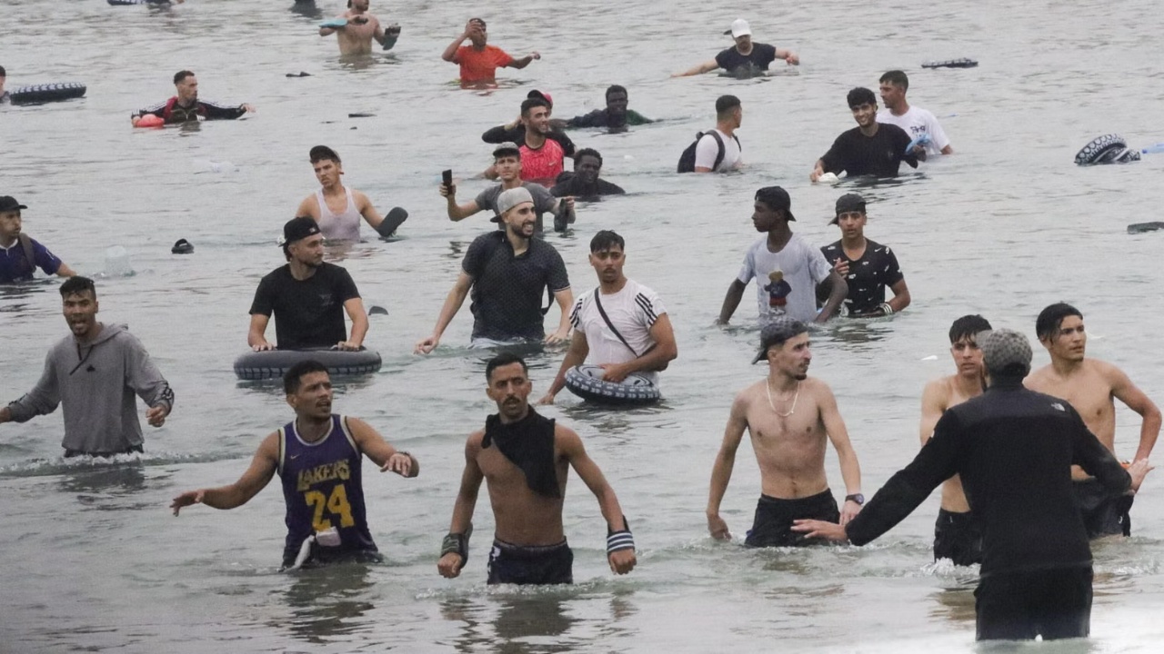 Përplasje mes Spanjës dhe Italisë për emigracionin  Madridi akuzon Romën  Nuk e ka kryer detyrën si duhet