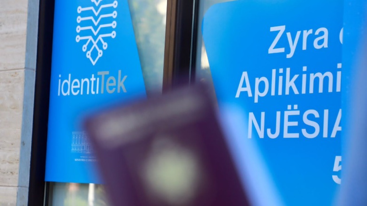 identitek-njofton-numrin-e-ri-te-sherbimit-te-klientit-ne-dispozicion-te-qytetareve-nga-e-hena-ne-te-premte-per-9-ore