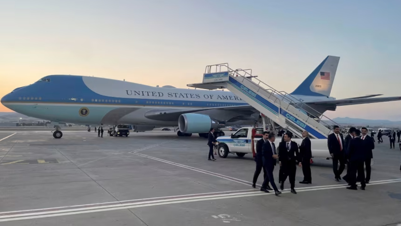 Nga kërcënimi iranian te fshehja në një avion tjetër  si u organizua  arratisja  spektakolare e Trump nga Air Force One në Turqi