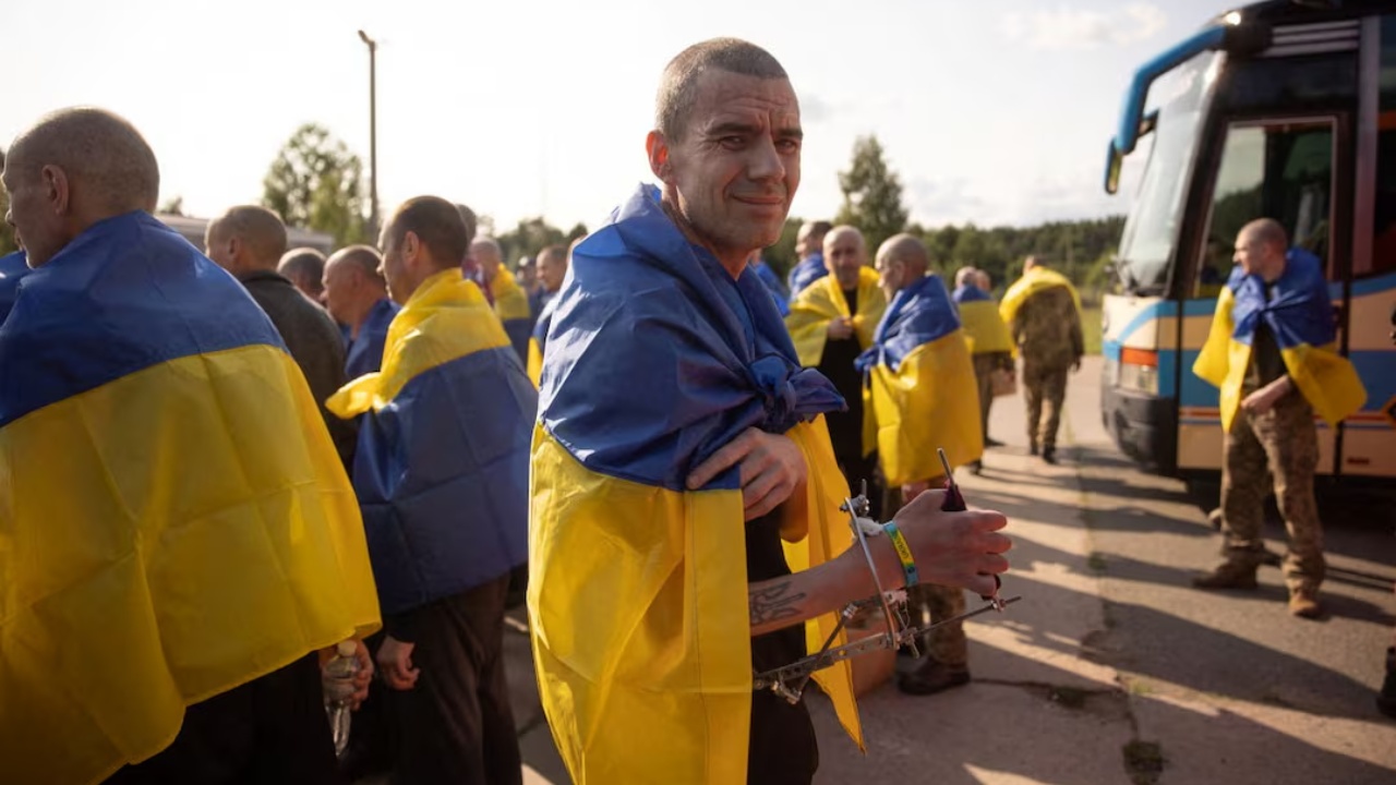 arrihet-marreveshja-e-radhes-rusia-dhe-ukraina-shkembejne-nga-10-te-burgosur-lufte