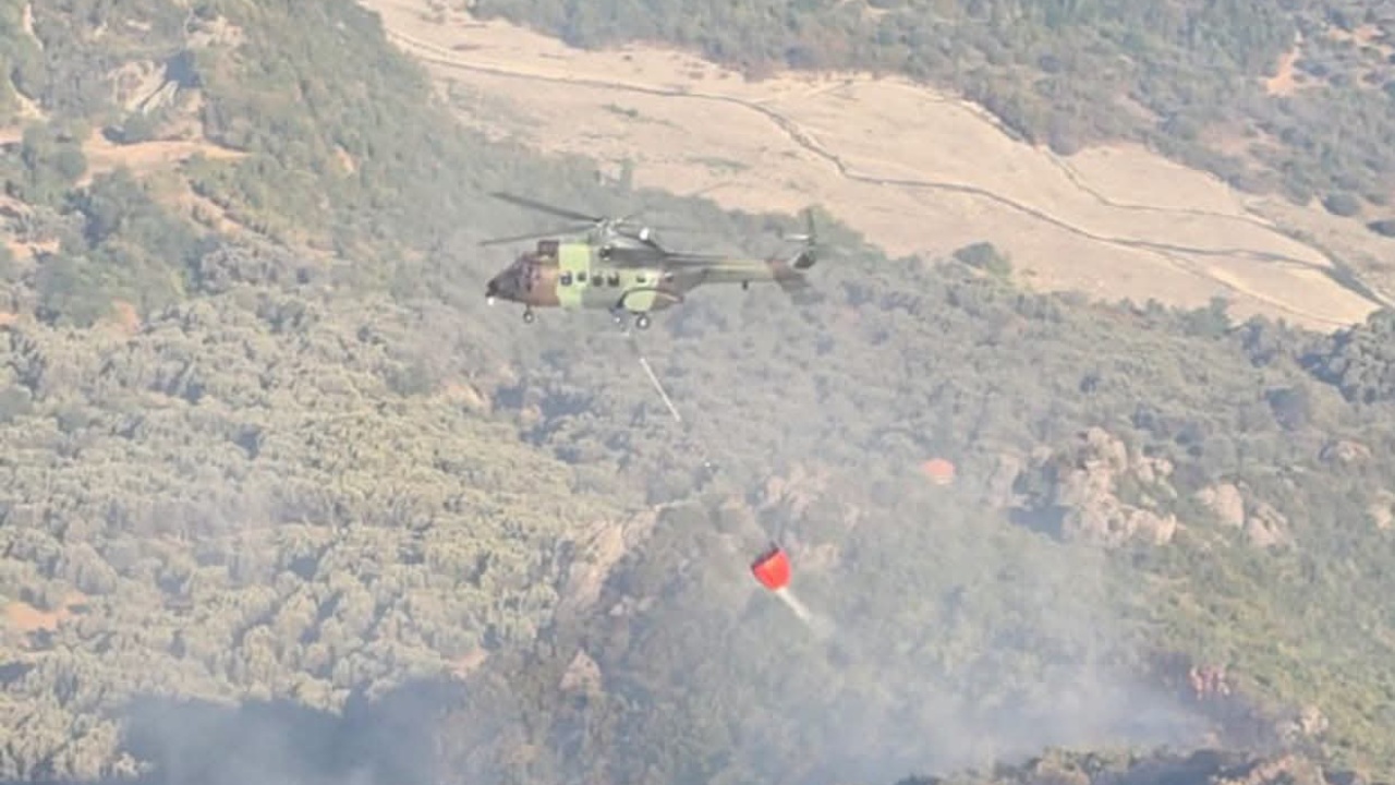 Përkeqësohet situata në Abazaj të Krujës, dy helikopterë ndërhyjnë nga ajri pas riaktivizimit të vatrave të zjarrit