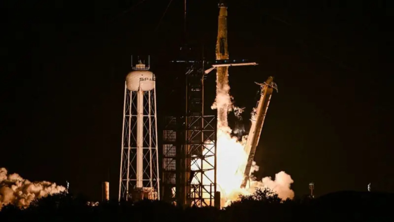 Një pjesë e raketës SpaceX gati të përplaset në Hënë, reagon NASA: Nuk ka asnjë rrezik për Tokën
