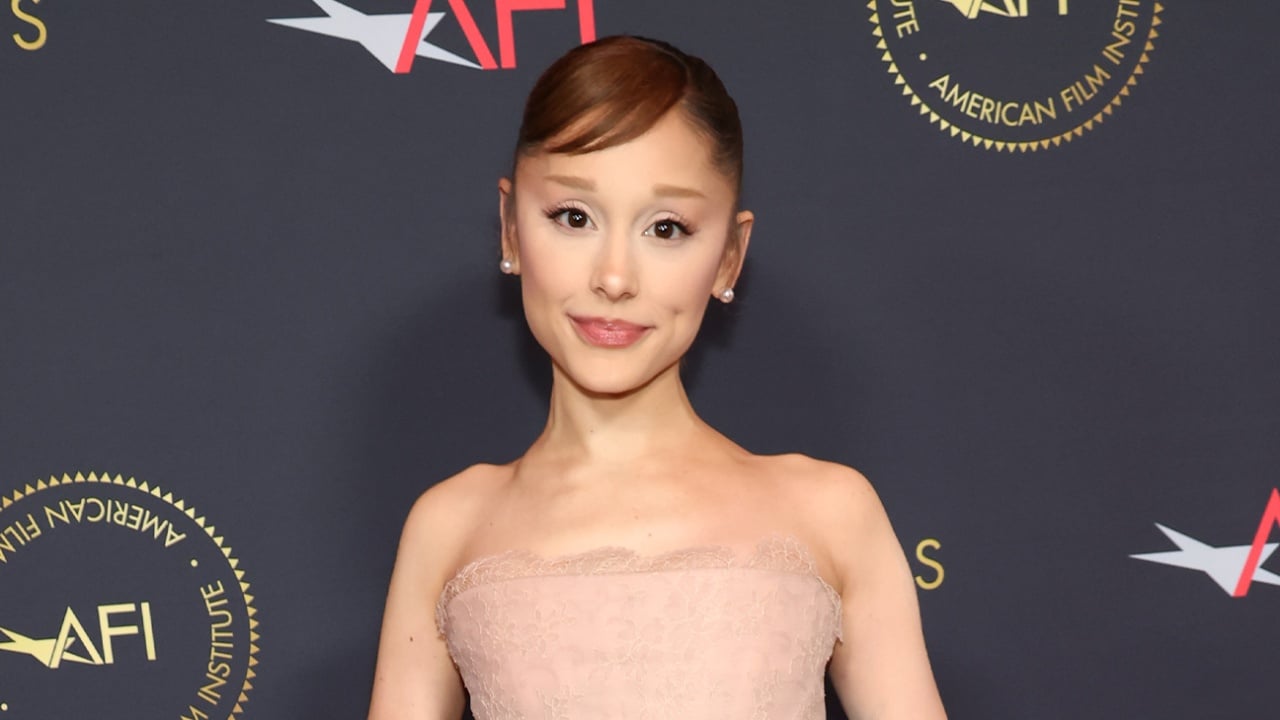 “Nuk e përballon më presionin”/ Ariana Grande largohet nga jeta publike, anulon edhe projektin e madh në Londër