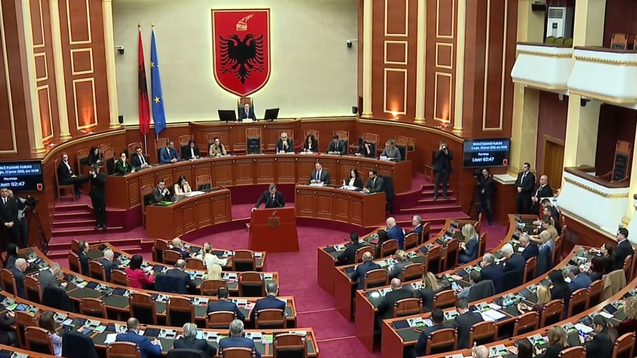 Zyrtarët e lartë në hotele me 5 yje, dietat deri në 150 euro në ditë, biletat dhe akomodimin e paguan drejtpërdrejt shteti