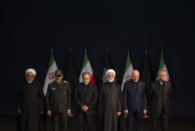 Përplasja e madhe për pushtetin në Iran, lufta me Trump mund të varet nga beteja brenda Teheranit
