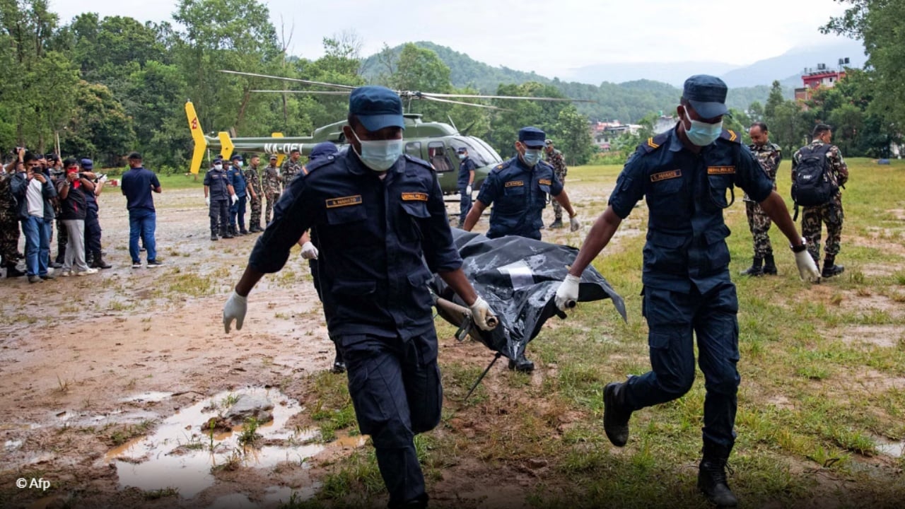 Katastrofa në Nepal/ Rëndohet bilanci i përmbytjeve, 750 viktima dhe mijëra të zhdukur. Operacionet e kërkimit vazhdojnë