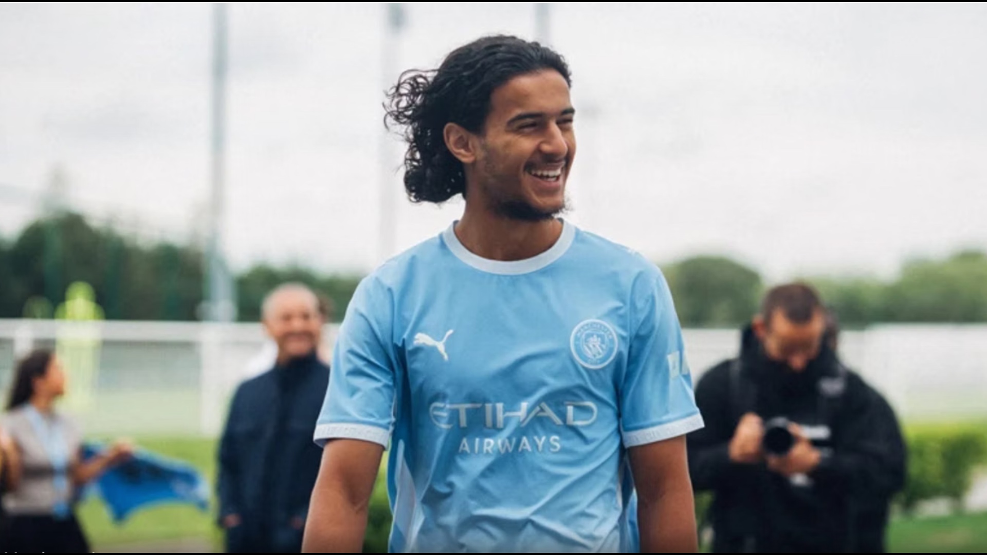 Zyrtare  Manchester City gjen pasuesin e Rodrit  nënshkruan me Bouaddi deri në vitin 2031