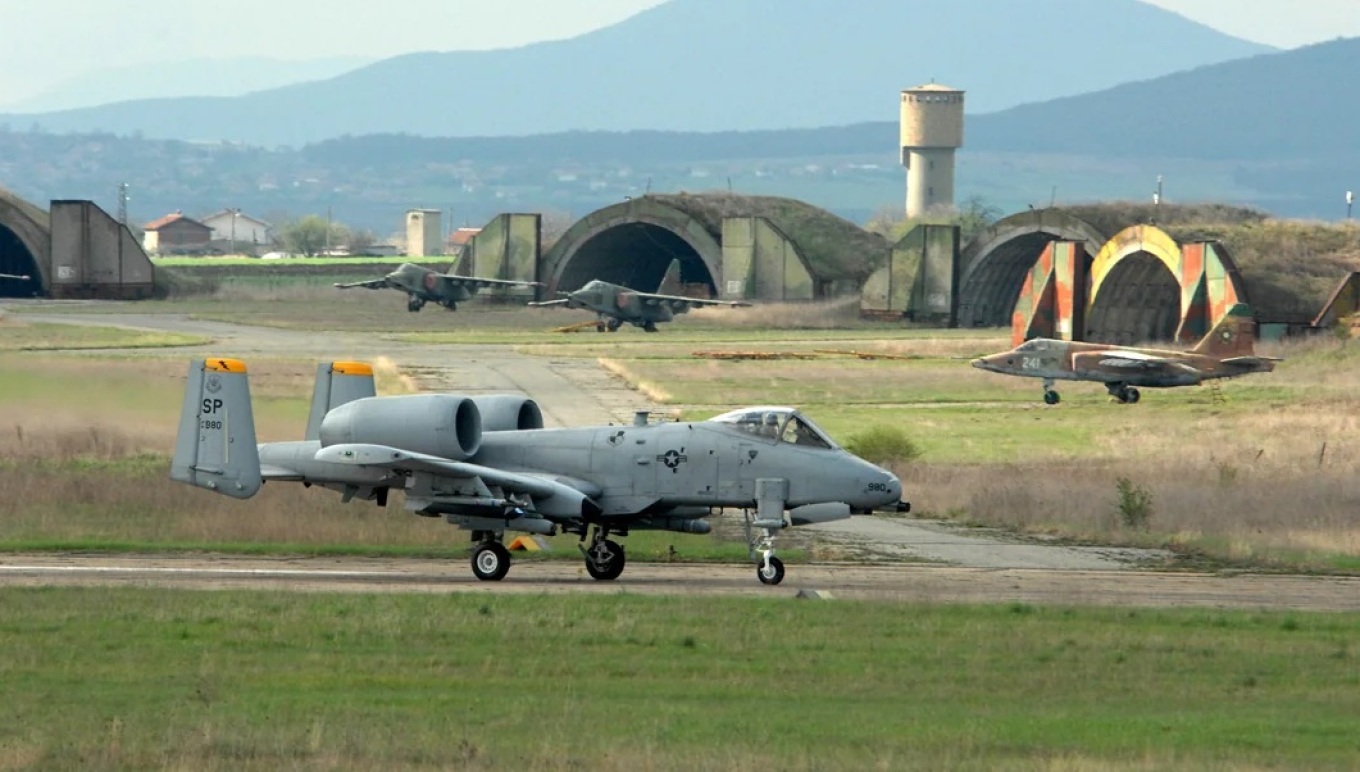 Avionët amerikanë largohen nga Bullgaria  Banorët e Bezmerit marrin frymë të lehtësuar  por frika nga sulmet iraniane mbetet