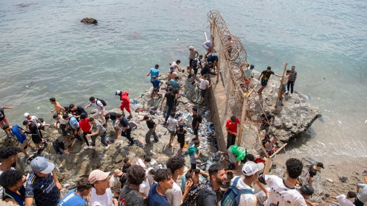 Kriza e emigrantëve në Ceuta, Spanja kritikon BE-në për mungesë solidariteti: Po mbani qëndrim egoist