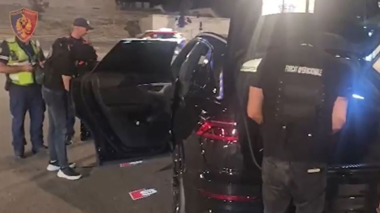 arresohen-3-te-rinj-me-5-kg-kanbis-do-i-shisnin-ne-sarande-e-ksamil-njeri-ruante-levizjet-e-policise