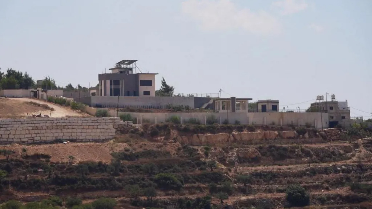 Kolonët izraelitë rrethojnë familjet palestineze në një fshat të Bregut Perëndimor  reagon ashpër IDF  Veprim i paligjshëm