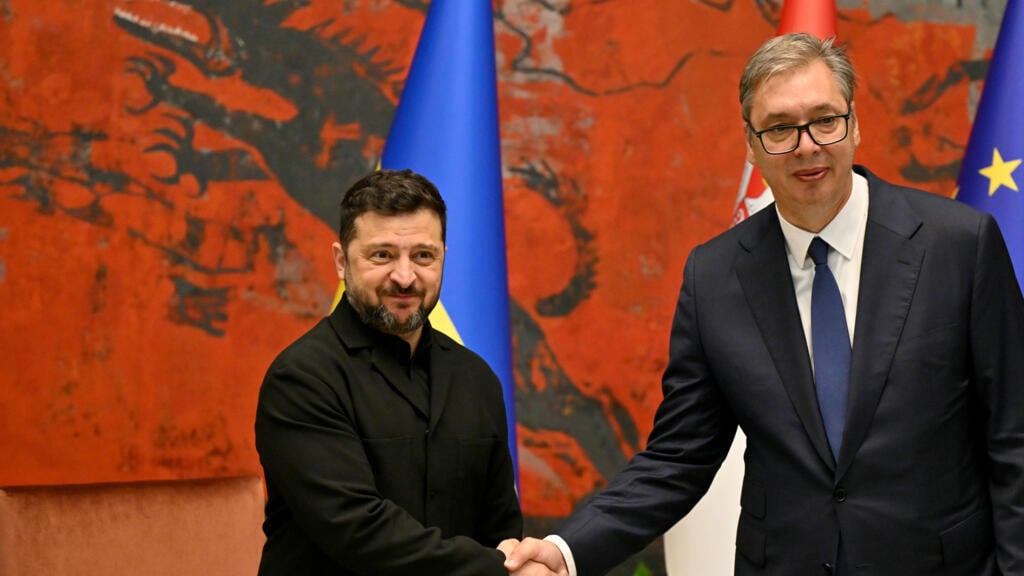 Zelensky përplas Rusinë dhe Serbinë, Lavrov: Është e papranueshme që “vëllezërit” serbë të financojnë Ukrainën