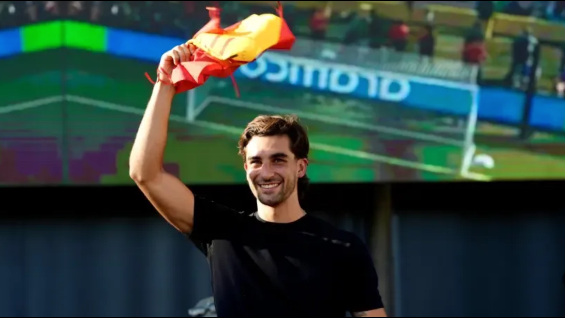 U zyrtarizua si futbollist i PSG  Ferran Torres i thotë lamtumirë Barcelonës  Mbrojtja e këtyre ngjyrave ishte një krenari