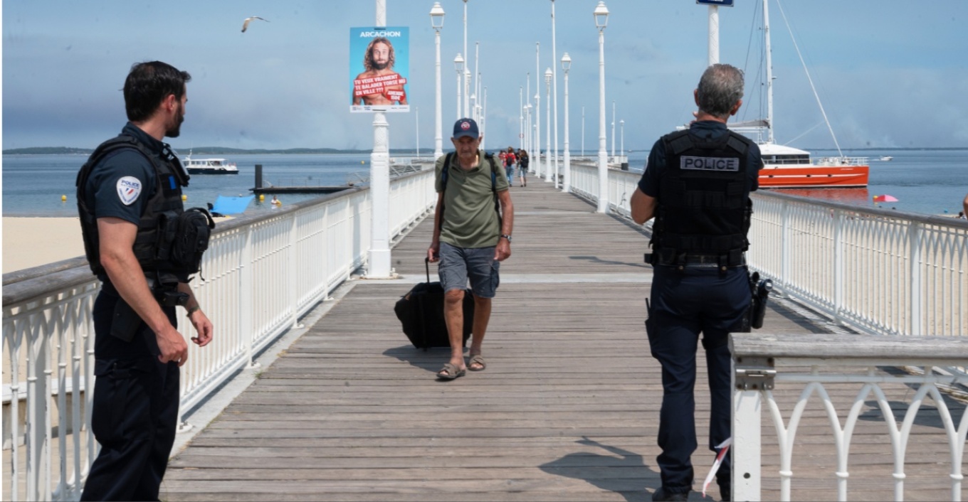 Grabitja e bujshme në rivierën franceze  I vodhën turistit orën 300 mijë dollarëshe  4 të arrestuar në Saint Tropez