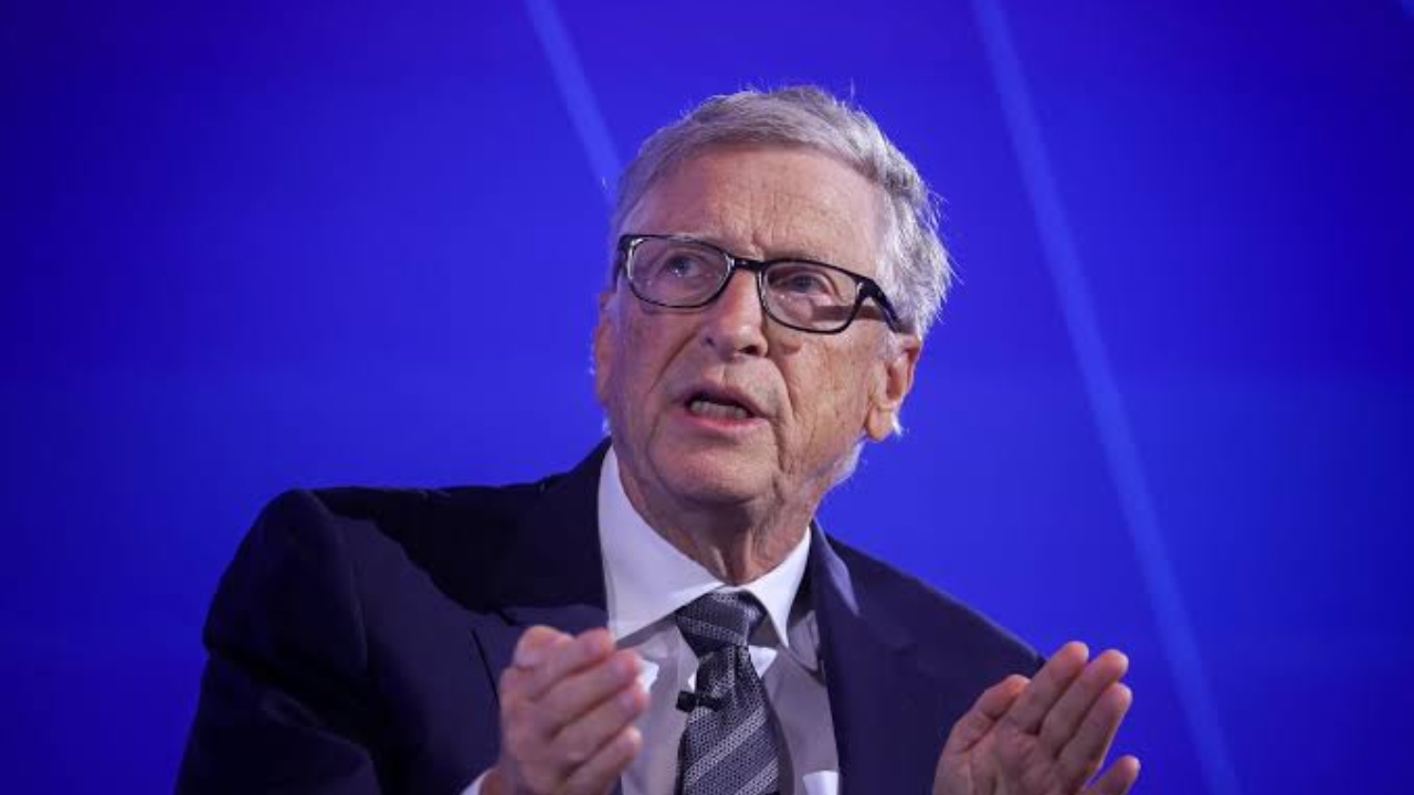 Bill Gates ngre alarmin për inteligjencën artificiale: Vendet e punës në rrezik, 40% duhet të rezervohen për njerëzit