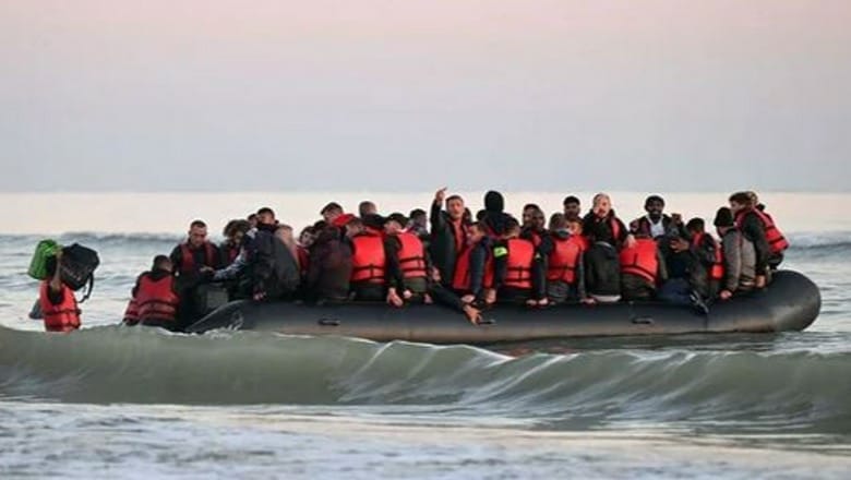 Kurthi për trafikantët shqiptarë, investigimi i “Sky News” zbulon si trafikohen emigrantët: Dokumente false dhe 24 mijë stërlina