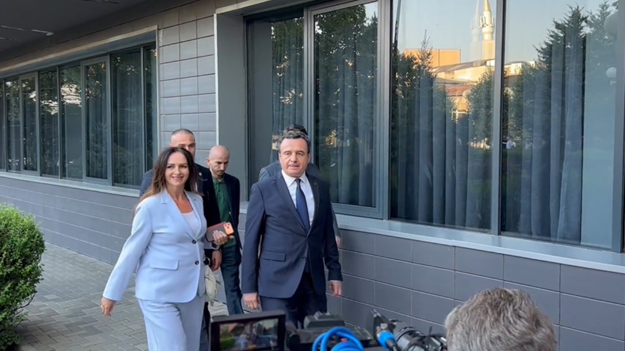 Mbyllet takimi mes Kurtit dhe Abdixhikut, kreu i LVV-së: Kemi biseduar për emra të përveçëm për Presidentin, besimi është rritur