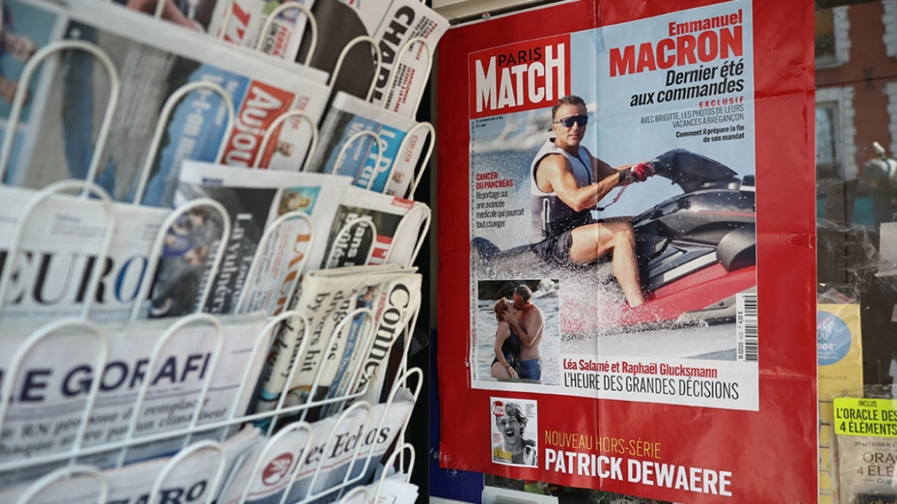 fotoja-e-macron-me-jet-ski-ne-plazh-cmend-francezet-mediat-ne-france-vera-e-fundit-ne-krye