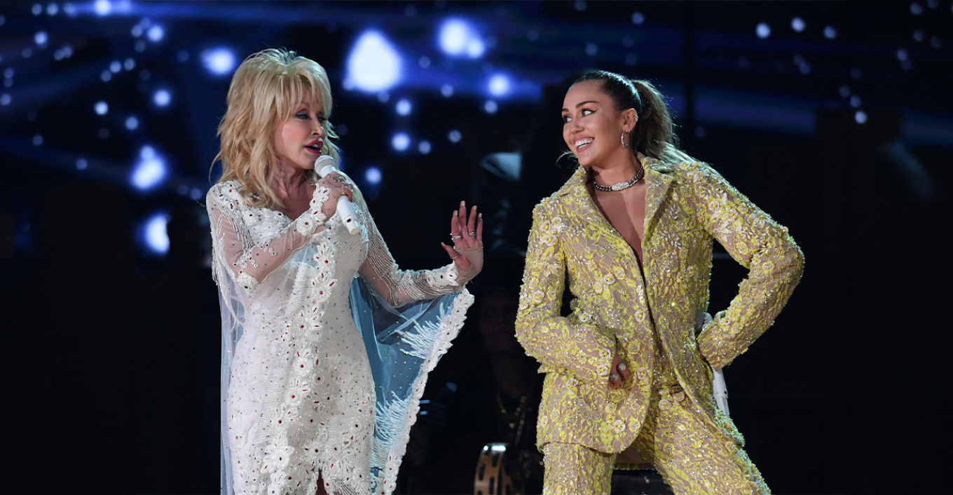 miley-cyrus-i-jep-lamtumiren-prekese-dolly-parton-gjithmone-do-ta-dua-dhe-do-ta-bej-krenare