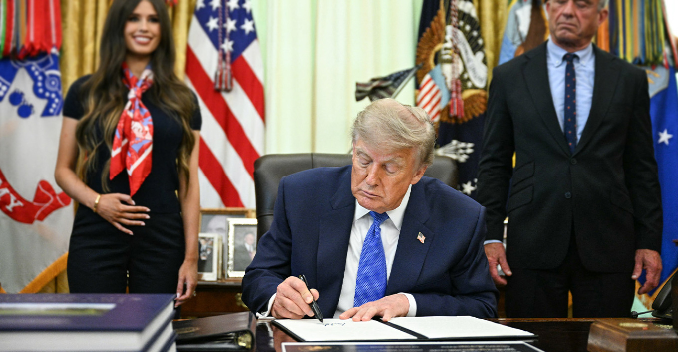 Trump nënshkruan urdhrin e ri për vaksinat e fëmijëve  Kufizohen në 11 rekomandimet për vaksinimin