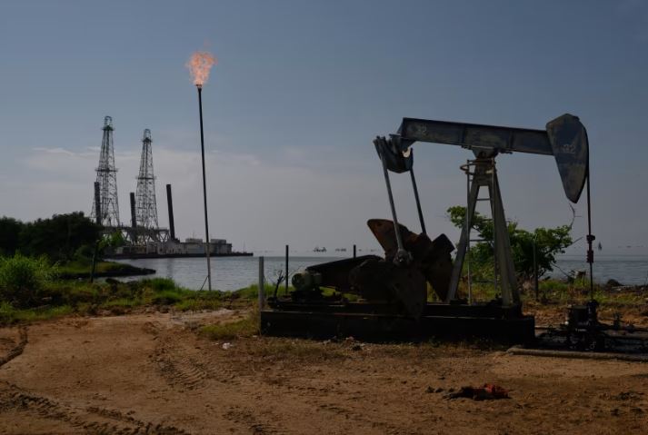 Trump njofton marrëveshjen me Venezuelën  SHBA merr kontrollin për 65 miliardë fuçi rezerva nafte