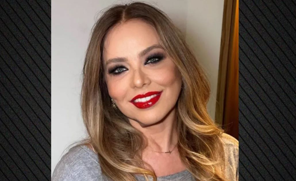 ornella-muti-mahnit-me-pamjen-e-saj-ne-moshen-71-vjecare-aktorja-italiane-shkelqen-me-buzekuq-te-kuq
