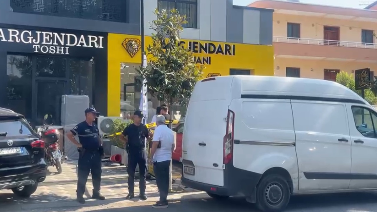 operacioni-gold-arrestohet-nje-nga-te-dyshuarit-per-vjedhjen-e-argjendarise-ne-kamez