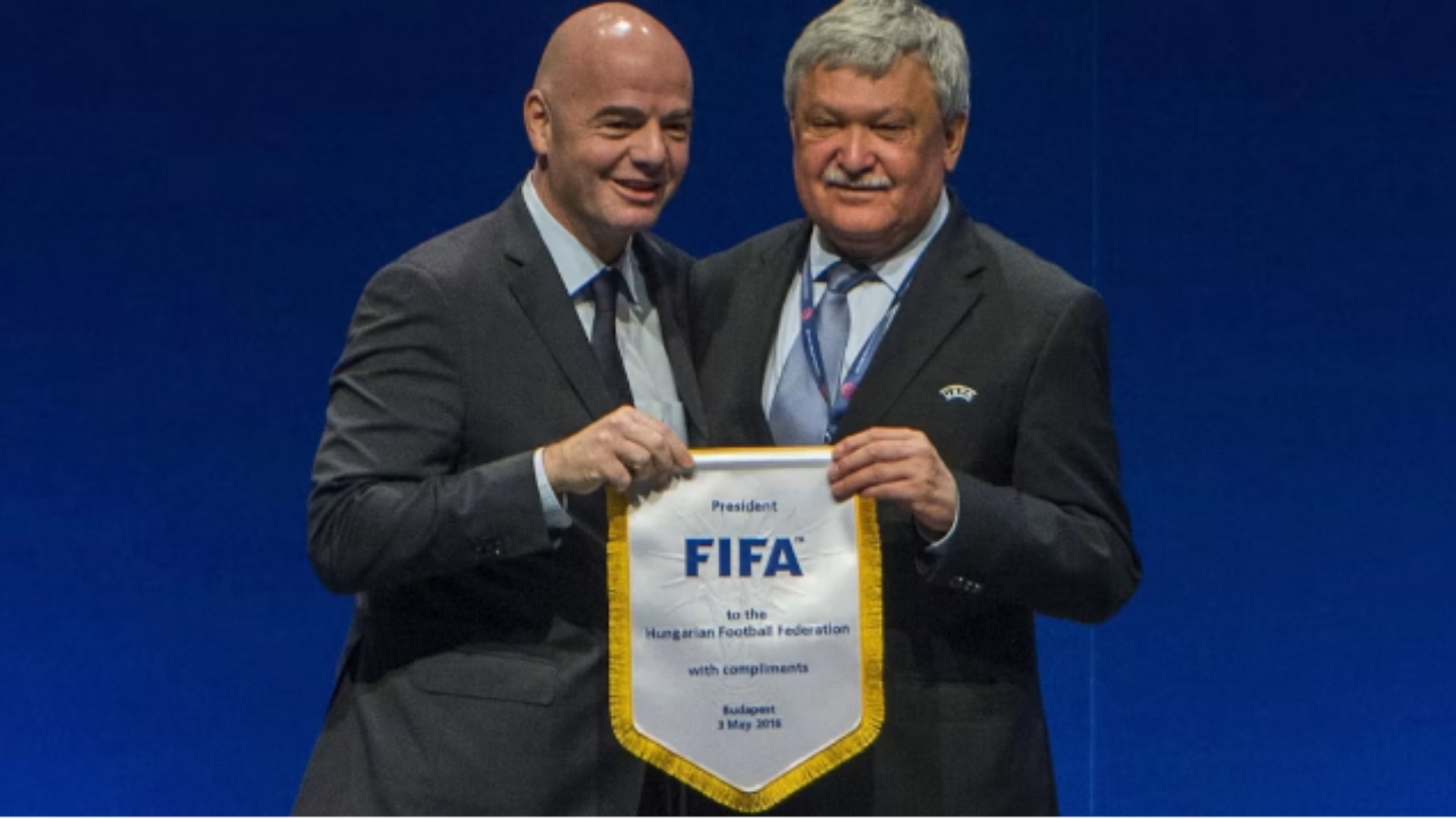 infantino-nuk-ia-fal-kritikat-kunder-tij-shkarkon-nga-puna-nje-zyrtar-te-larte-te-fifa-s