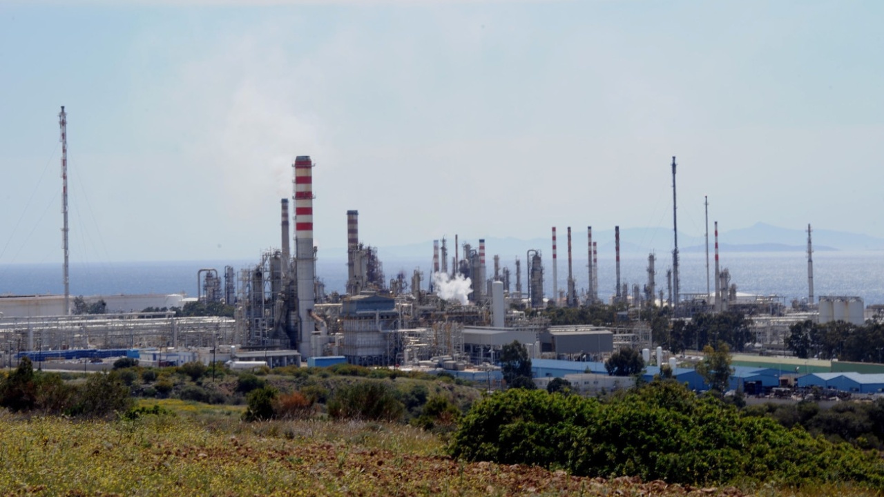 Tensionet SHBA Iran në Ngushticën e Hormuzit  nafta Brent kalon 90 dollarë për fuçi  rritet me 2  çmimi i  WTI  së amerikane