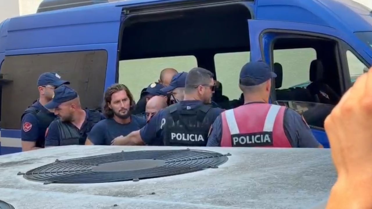Vrasja e shtetasit portugez në Sarandë  Sokrat Vata dhe 10 të dyshuarit e tjerë paraqiten në gjykatë  Pritet masa e sigurisë