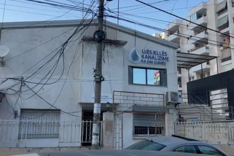 Defekt në linjën e energjisë  probleme me furnizimin me ujë në disa zona të Durrësit