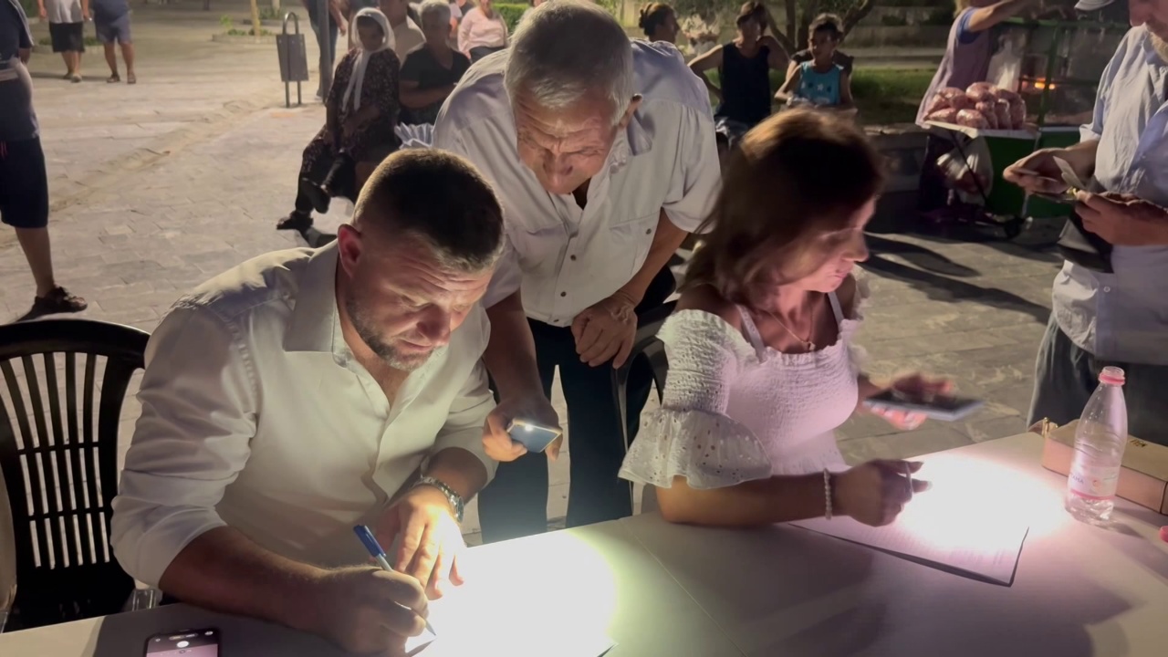 Peticioni për Cërrikun  banorët kundërshtojnë bashkimin me Elbasanin  Kërkojmë bashki më vete