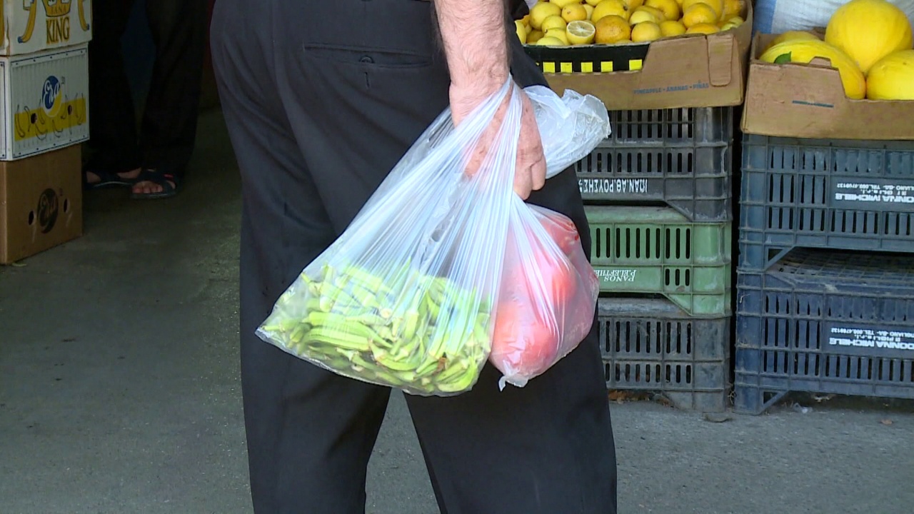 Çmimet rëndojnë familjet shqiptare  Mishi e bulmeti kushtojnë 35  më shumë  transporti shtrenjtohet deri 60 