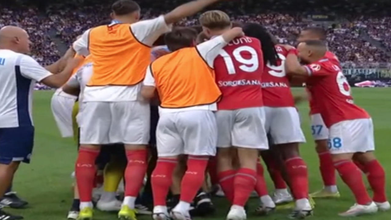 Live Inter Napoli  Zikaltrit pretendojnë për penallti   Azzurrët  i ndëshkojnë dy herë  Video 