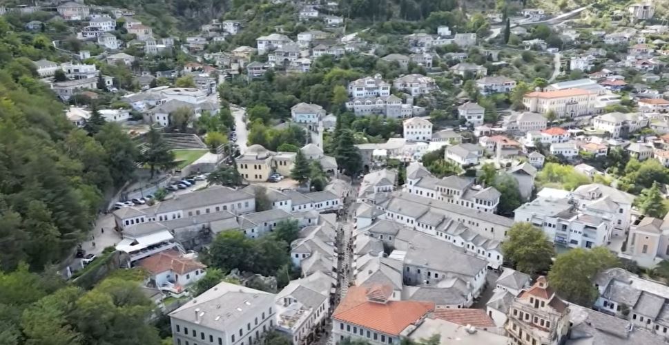 Rrezikohet dega e hotelerisë në Gjirokastër  regjistrimet e pakta mund të pengojnë hapjen e klasës së turizmit