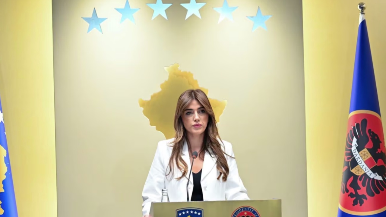 Vendimi i Hagës për liderët e UÇK së  reagon edhe Albulena Haxhiu  Fjala e fundit juridike nuk është thënë  dhimbja nuk duhet të na ndajë