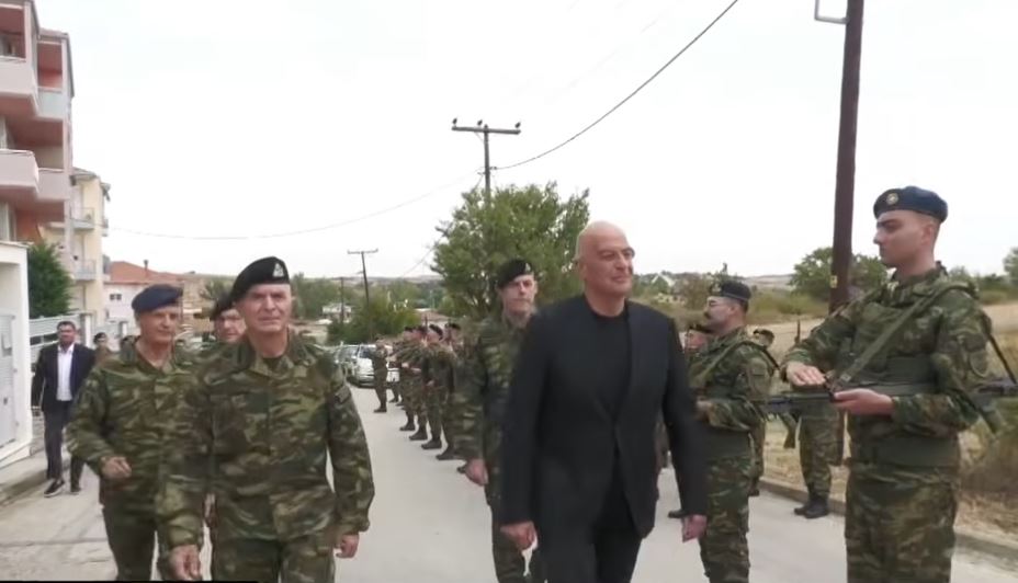 Greqia armatoset me dronë  Athina trefishon prodhimin e dronëve  Dendias paralajmëron për kërcënime