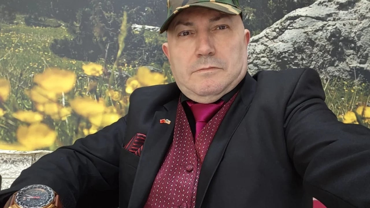  Më ka ndaluar shërbimi sekret   ish deputeti i PD flet për Top Channel pasi iu refuzua hyrja në RMV  Më nxorën një fletë  kërkuan që 