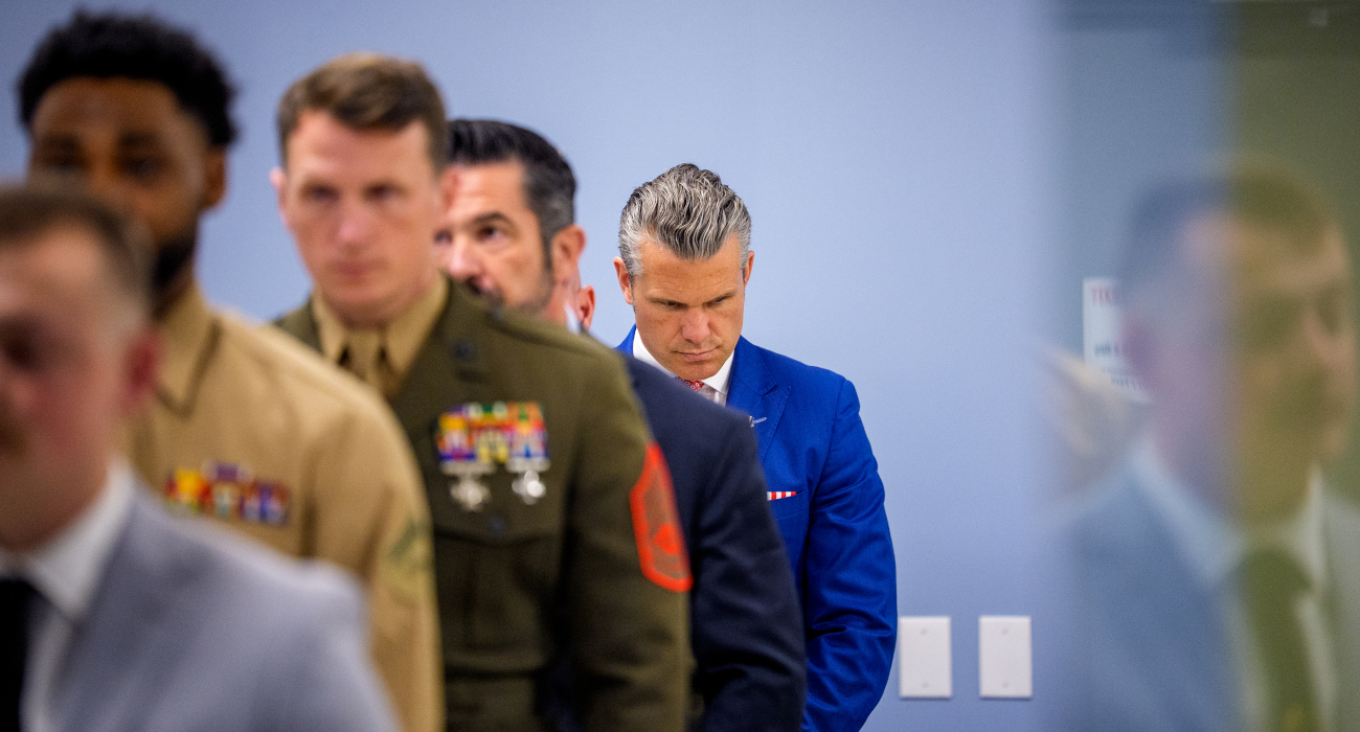 Kaos në Pentagon për shkak të zgjedhjeve të Hegseth/ Gjeneralët japin dorëheqjen, ai bllokon dronët për arsye personale, por Trump e mbështet atë